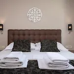 Bella Aparthotel 3*