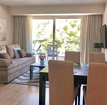 Apartahotel Bella 3*