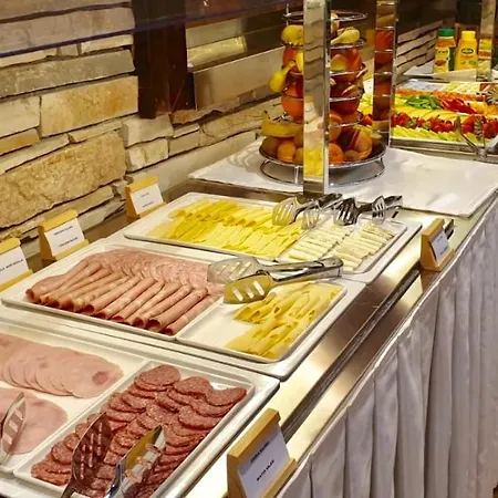 Bella マカルスカ