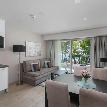 Bella アパートホテル マカルスカ