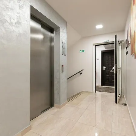 アパートホテル Bella マカルスカ