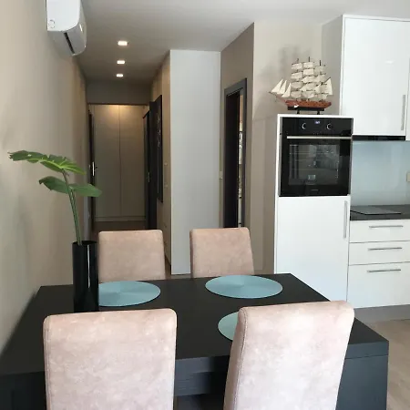 Bella アパートホテル 4*